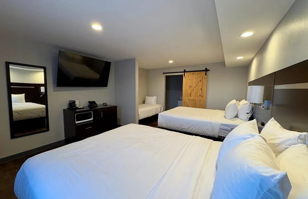 Americas Best Value Inn Wall-1