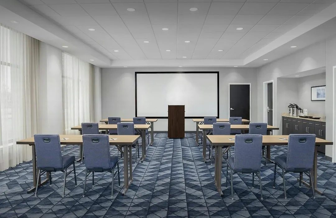 Courtyard By Marriott Muncie At Horizon Convention Center-1