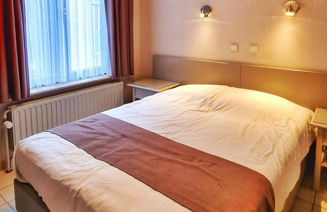 Hotel De Golf-1