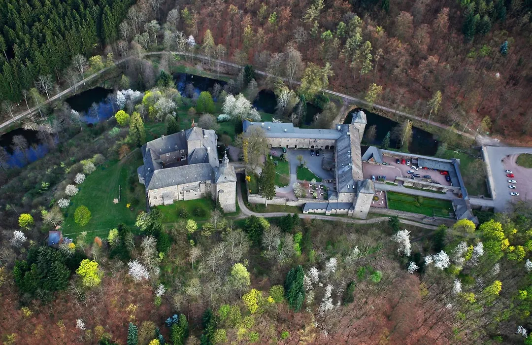 Hotel und Restaurant Burg Schnellenberg-1
