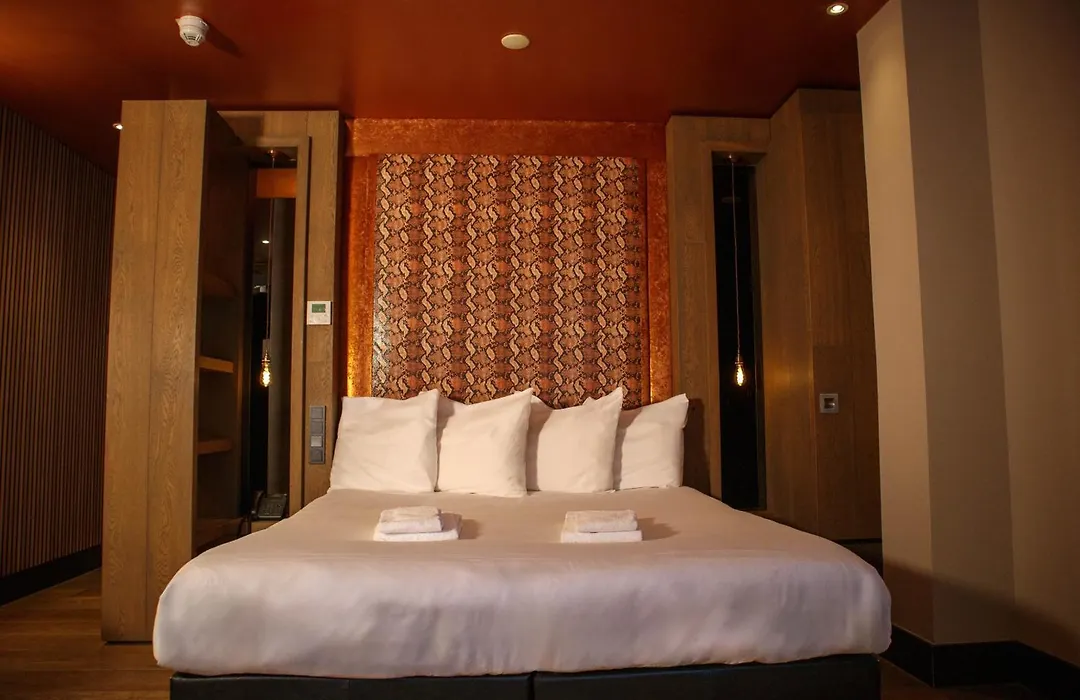 Manzo'S Suites-1
