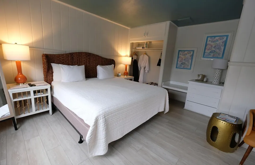The Islander Inn-1