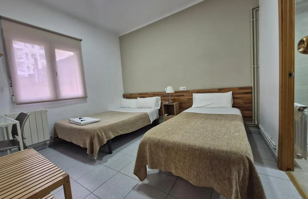 Hostal Elkano-1