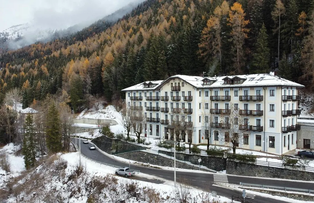 Palace Pontedilegno Resort-1