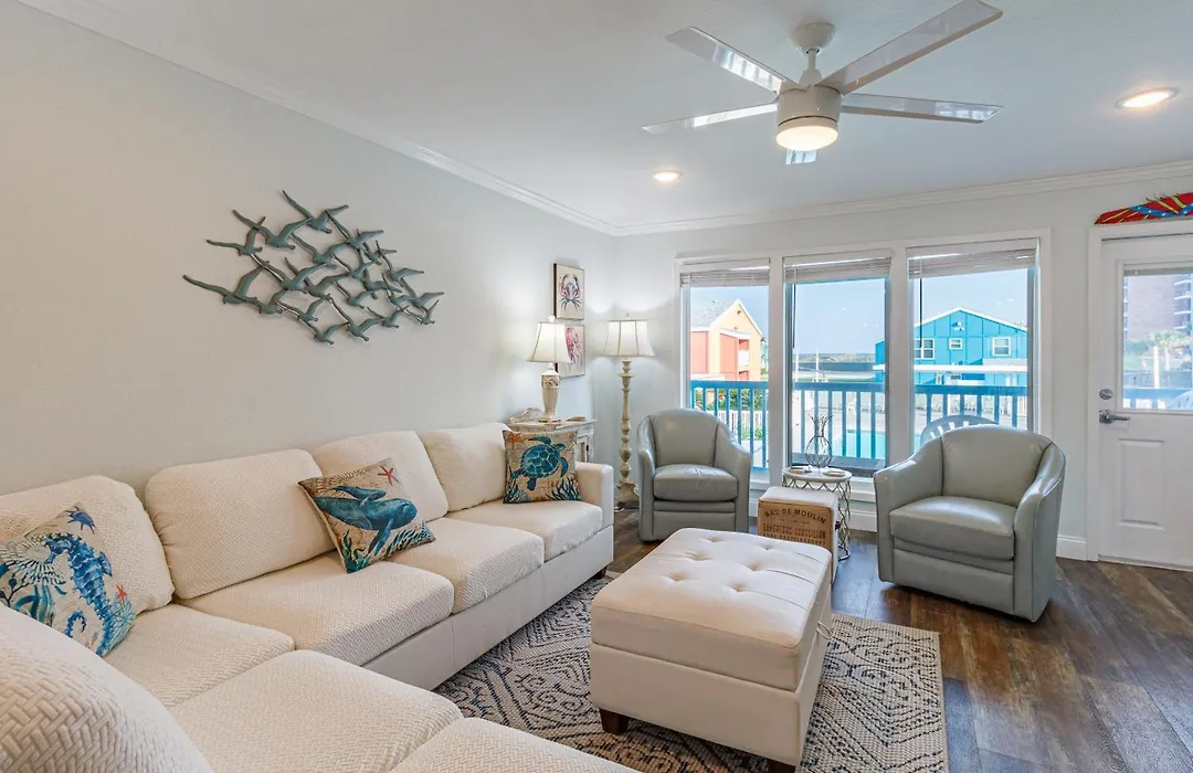 Executive Keys Condominiums On The Beach-1