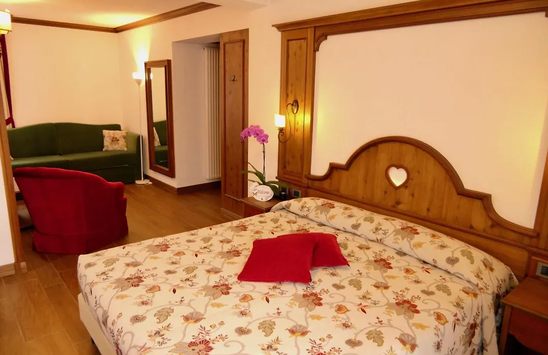 Dream Hotel-1