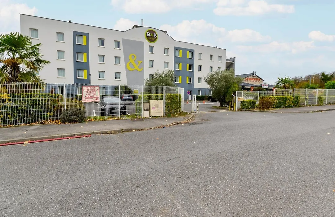 B&B Hotel Creil Chantilly-1