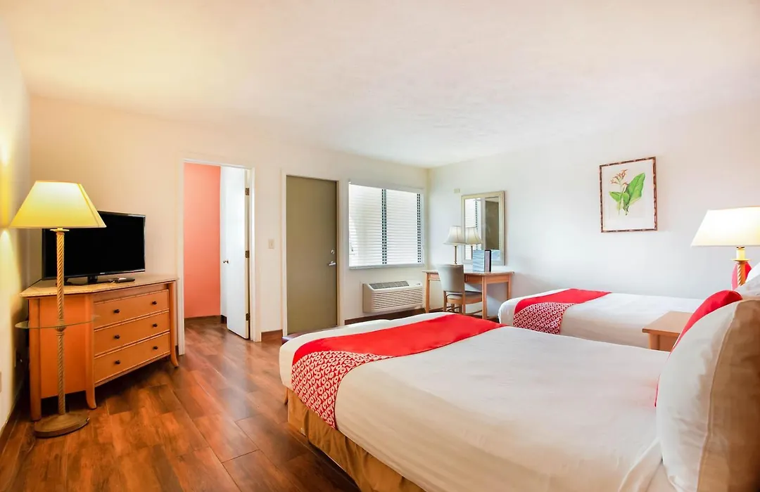Oyo Waterfront Hotel- Cape Coral Fort Myers, Fl-1