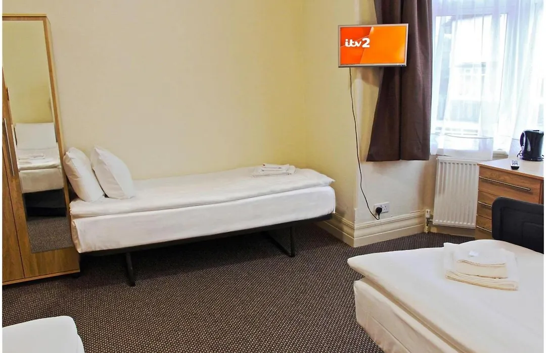 Central Hotel Golders Green-1