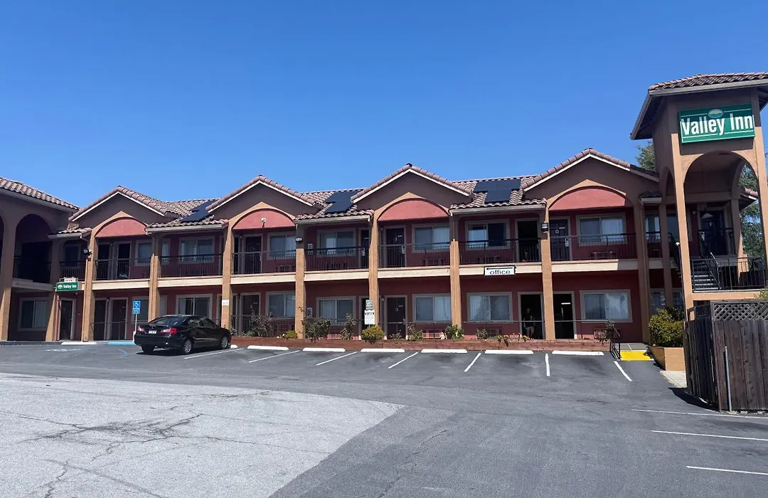 Valley Inn-1