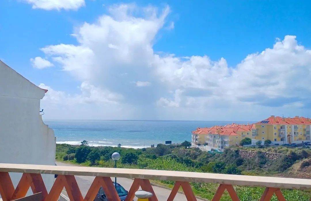 Surf Yoga Ericeira Guest House-1