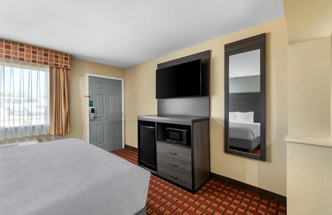 Quality Inn Marshall-1