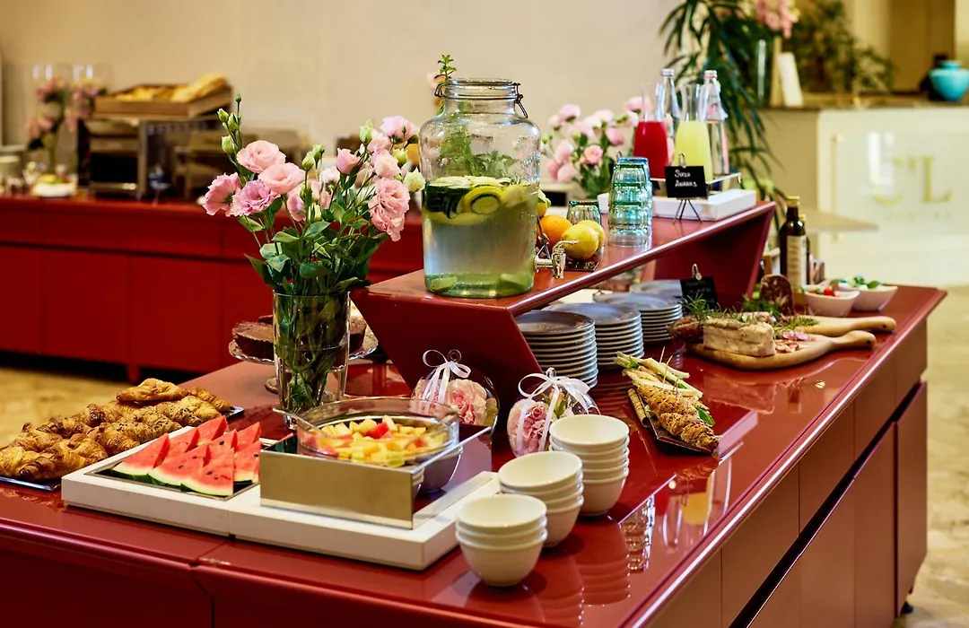 Hotel Crystal-1