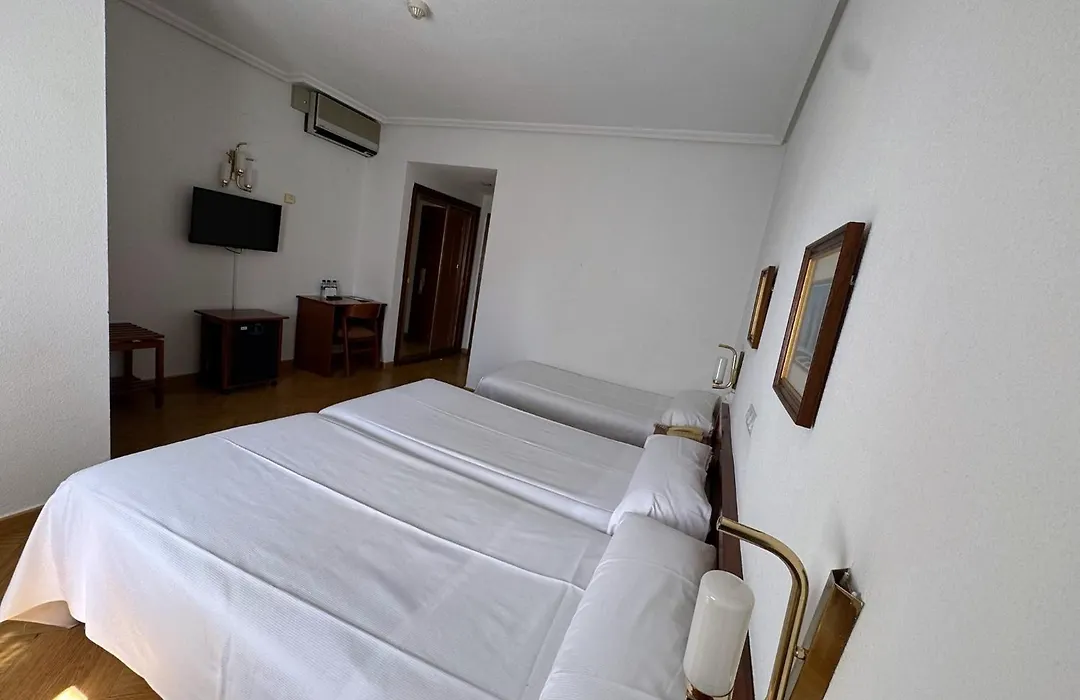 Hotel ELE Acueducto-1