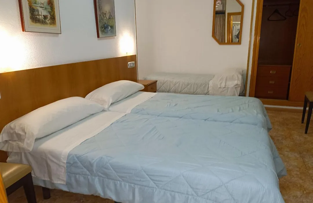 Hostal Gran Via Levante-1