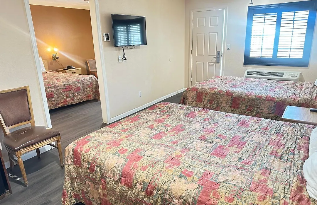 Royal Inn-1