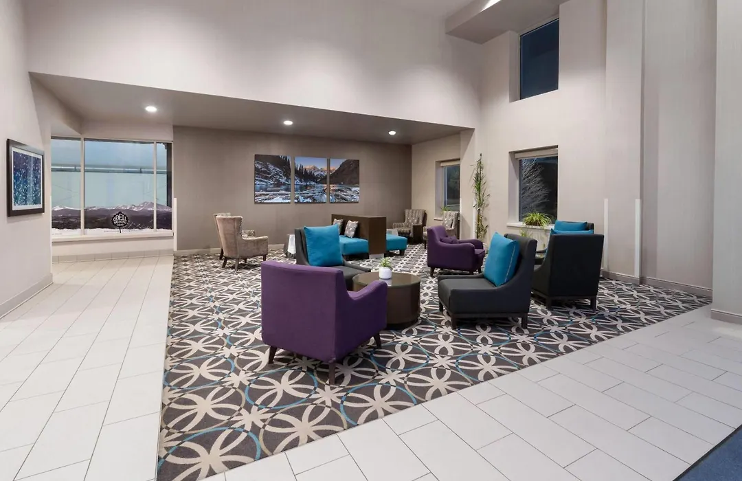 La Quinta Inn & Suites By Wyndham Fort Collins, Colorado-1