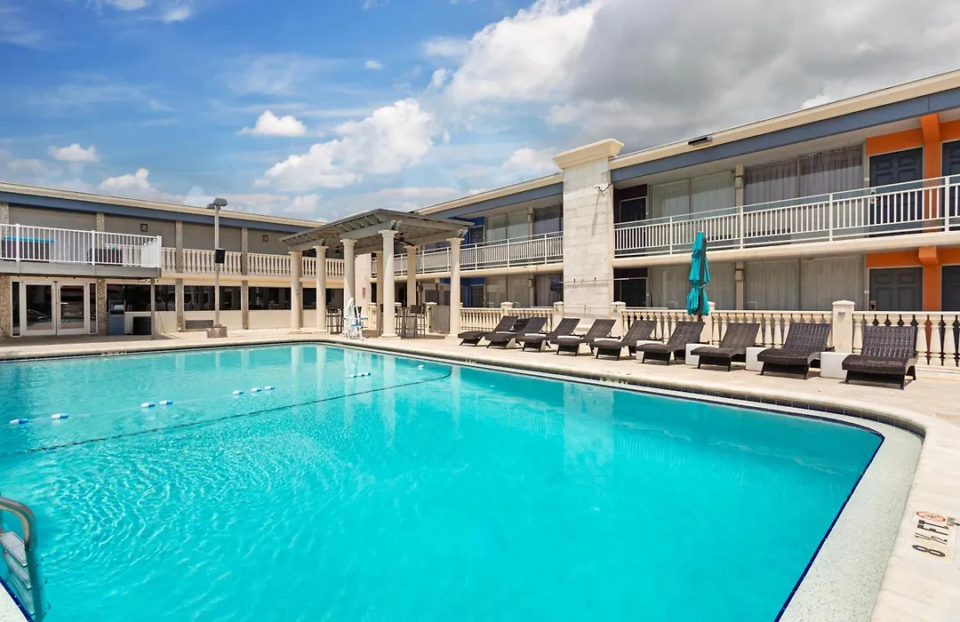 Quality Inn And Conference Center Tampa-Brandon-1