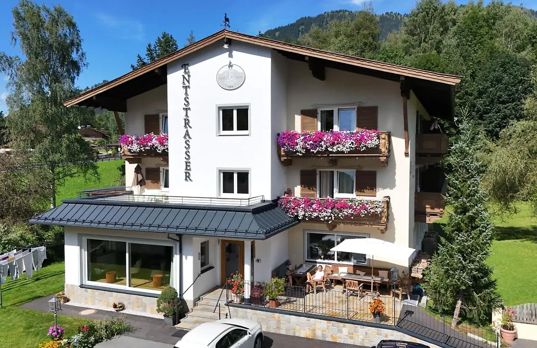Hotel Garni Entstrasser-1