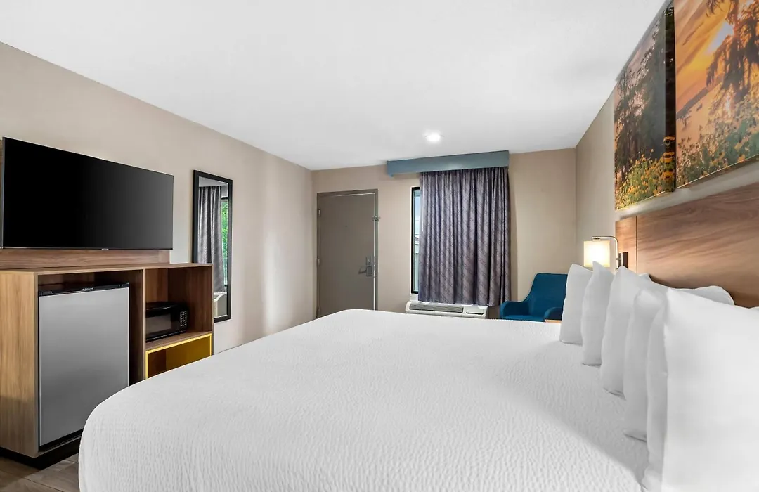 Days Inn By Wyndham Bainbridge-1