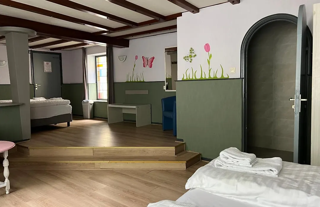 Hotel Gaudi-1