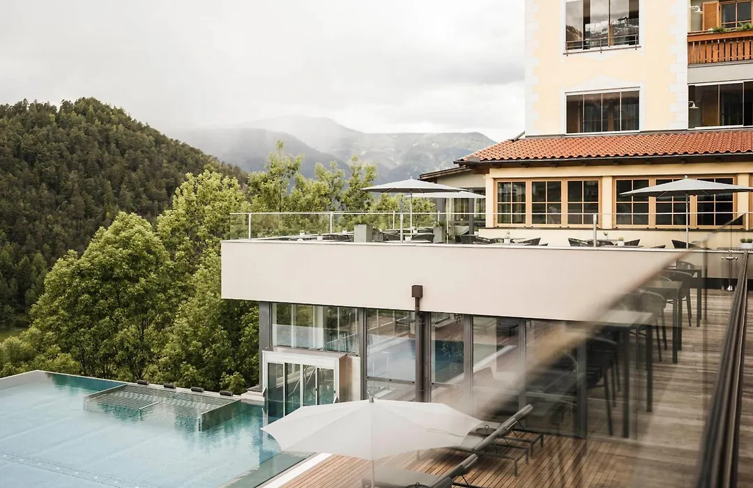 Hotel Alpenflora-1