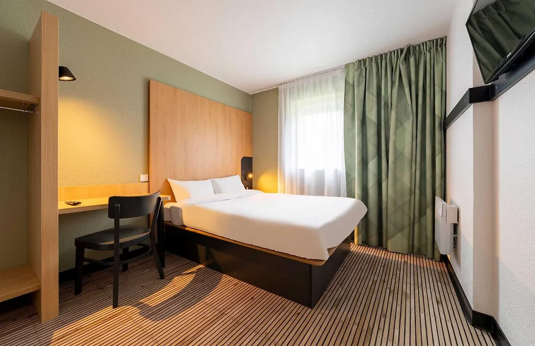 B&B HOTEL Calais Centre St Pierre-1