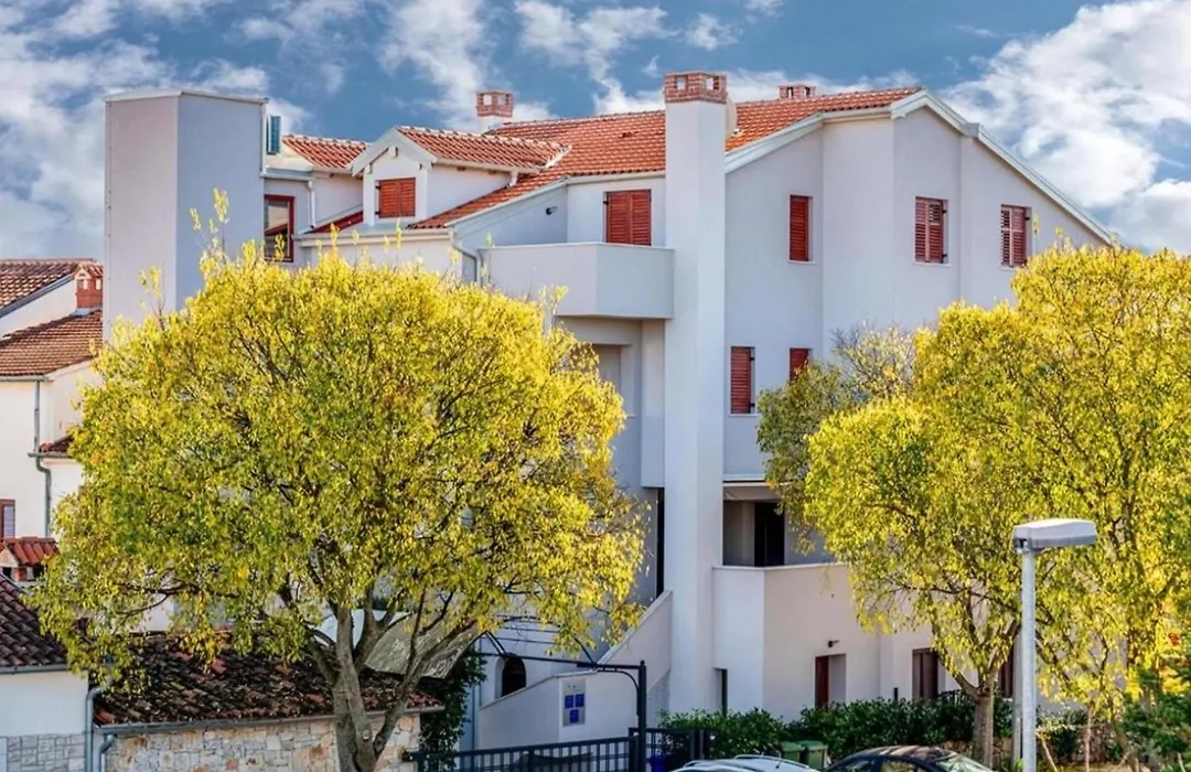 Apartments Val-1