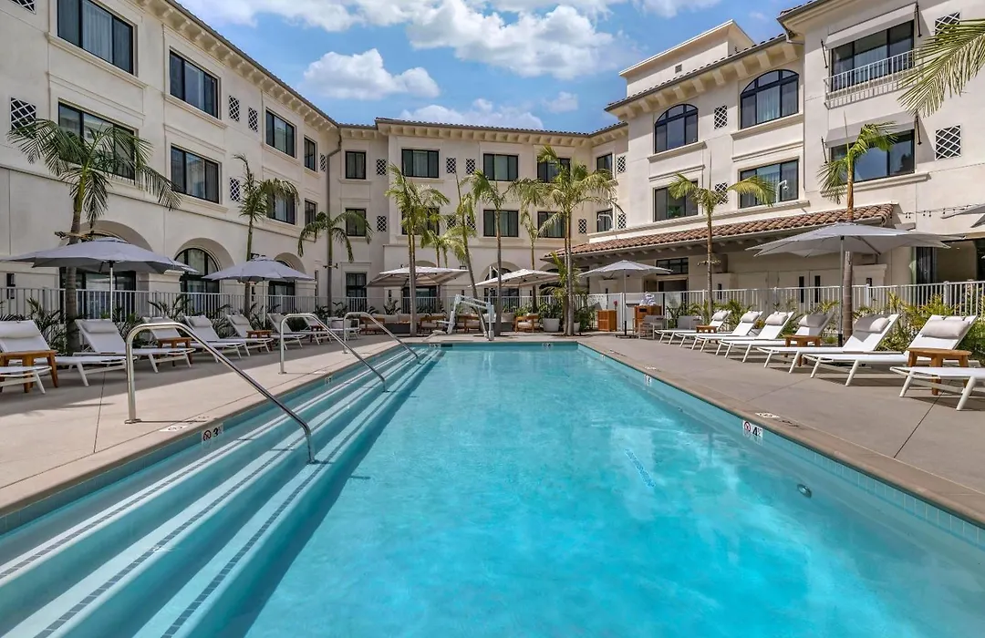 Cambria Hotel Calabasas - Malibu-1