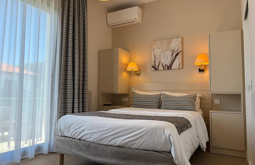 Hotel des Pins-1