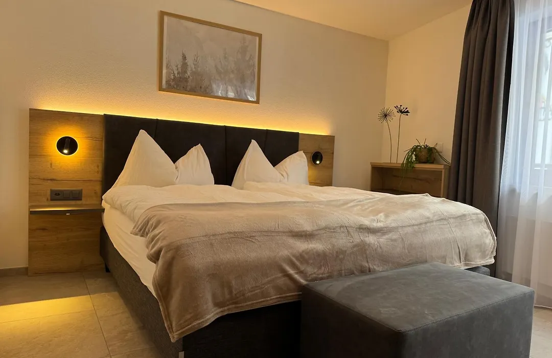 Hotel Und Appartments Eden-1