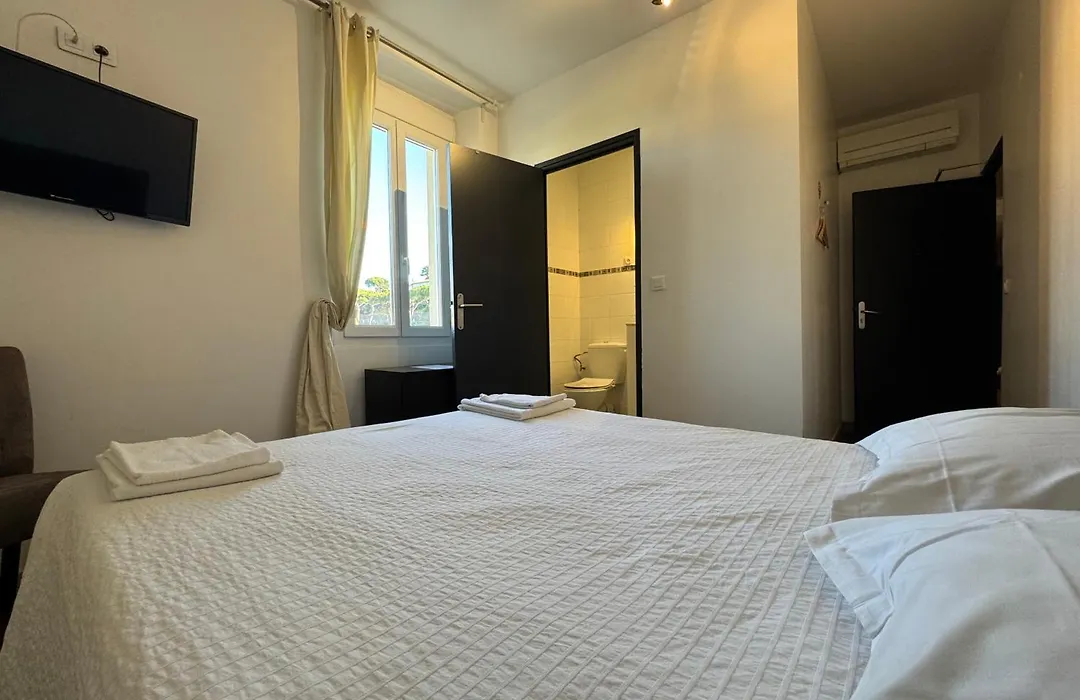 Hotel La Cigale-1