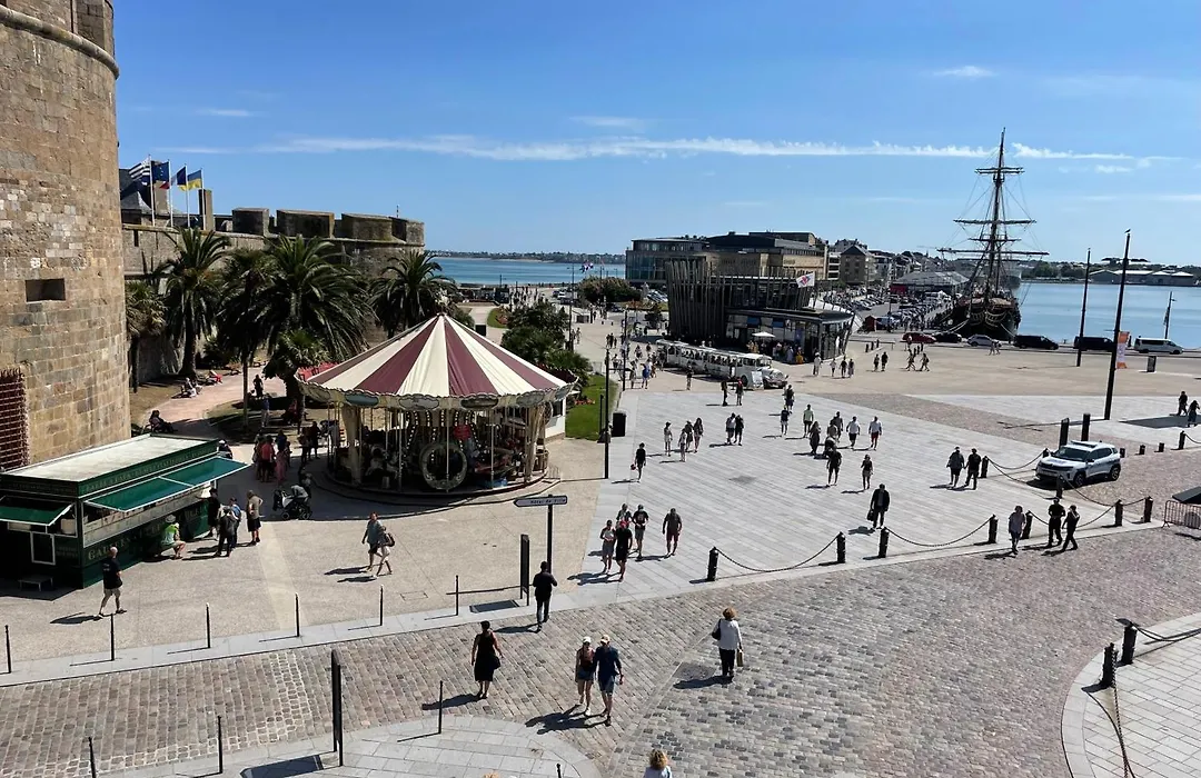 STUDIO 3 Mn de la PLAGE Terrasse Vélos Proche de la ville fortifiée-1