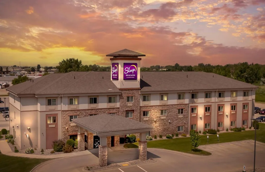 Sleep Inn & Suites Devils Lake-1