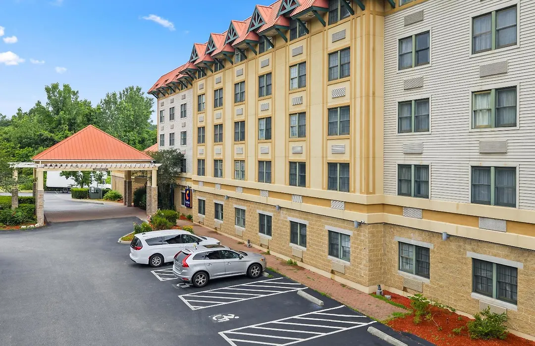 Comfort Suites Near Casinos-1