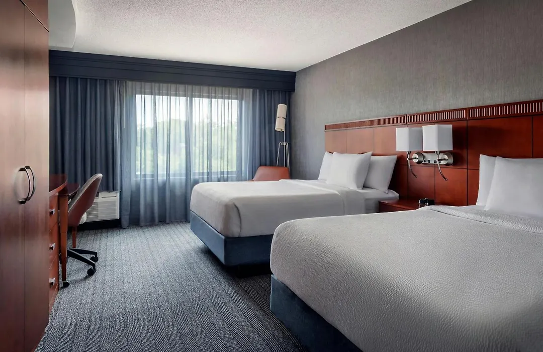 Courtyard By Marriott Paramus-1