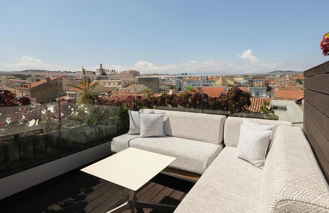 Five Seas By Inwood Hotels-1