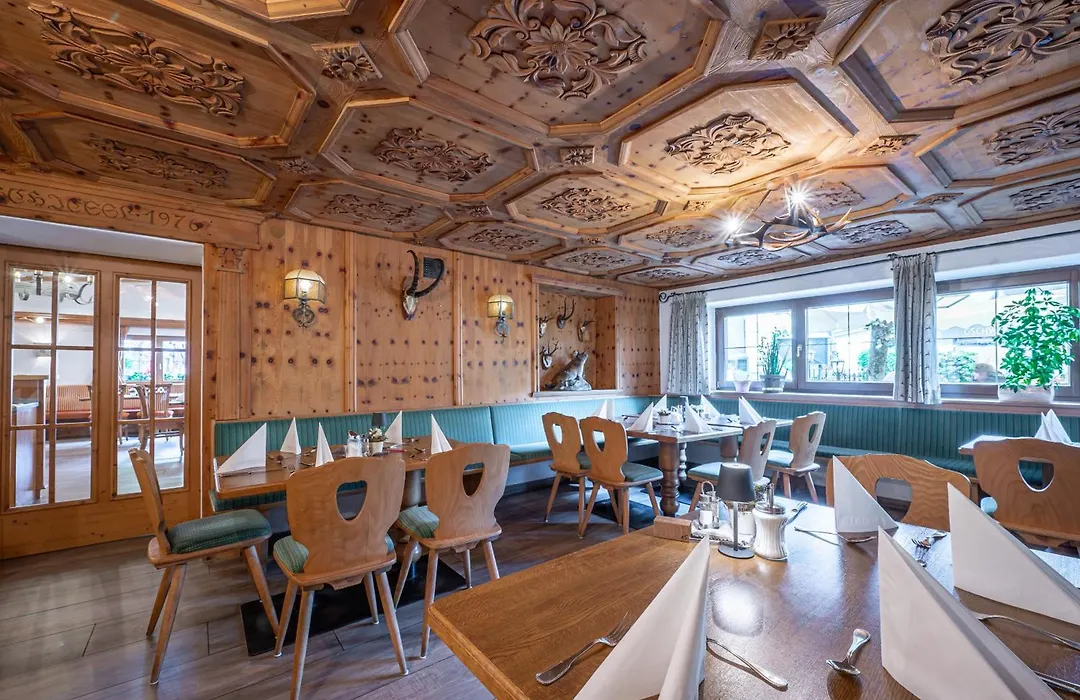 Hotel Roesslwirt-1