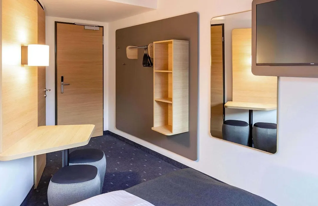 B&B Hotel Frankfurt-Airport-1