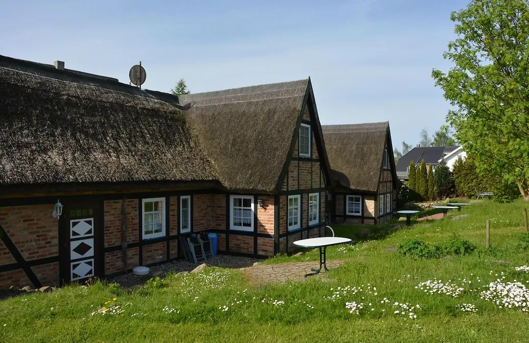 Reethäuser auf Rügen-1