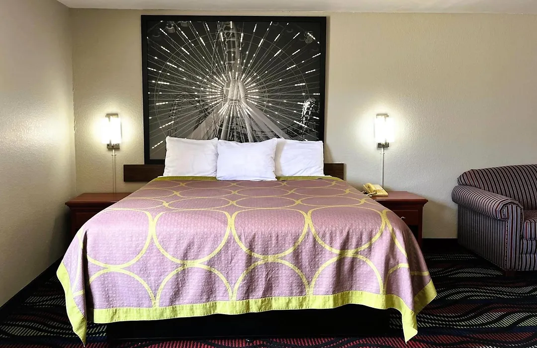 Super 8 By Wyndham Vincennes-1