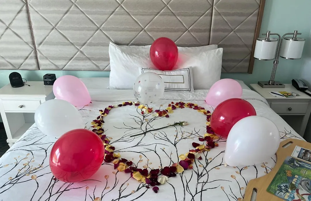 New 2026-Ocean Sands Beach Boutique Inn-24Hr Sauna And Salt-Mineral Pool-Free Beach Bikes And Famous Beach-Fresh Baked Cookies-Popcorn-In Room Bathrobes-Sunscreen-65 Inch Tvsnetflix-Bedside Candy-Free Laundry- 4 Grand Black Beds-Call & Save-1-252-Aha-1