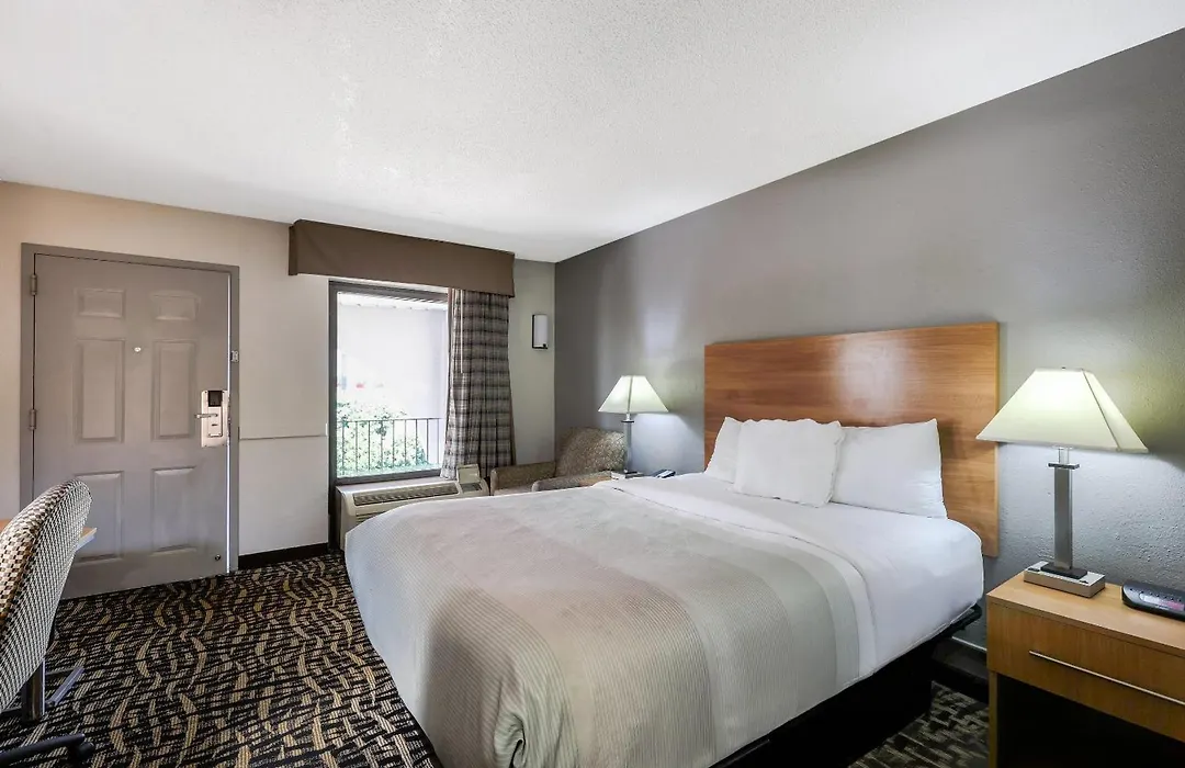 Quality Inn Bowling Green South-1
