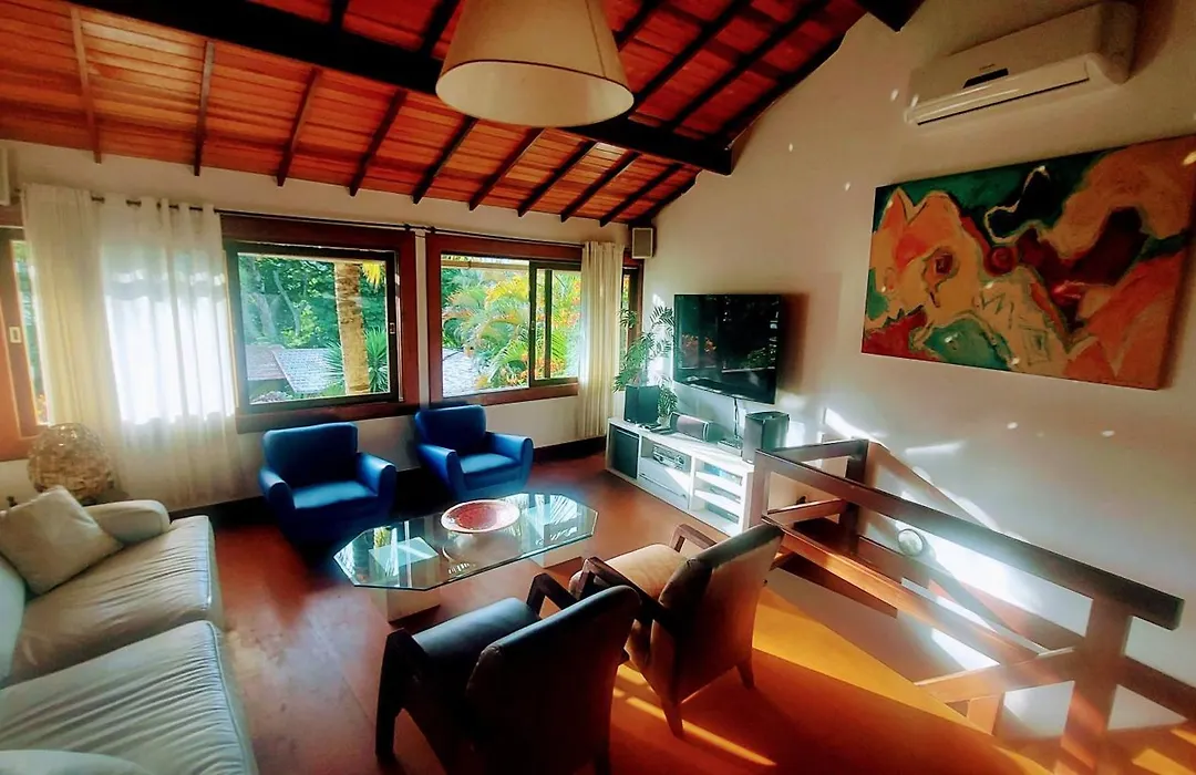 3 Palmeiras Guest Lounge-1