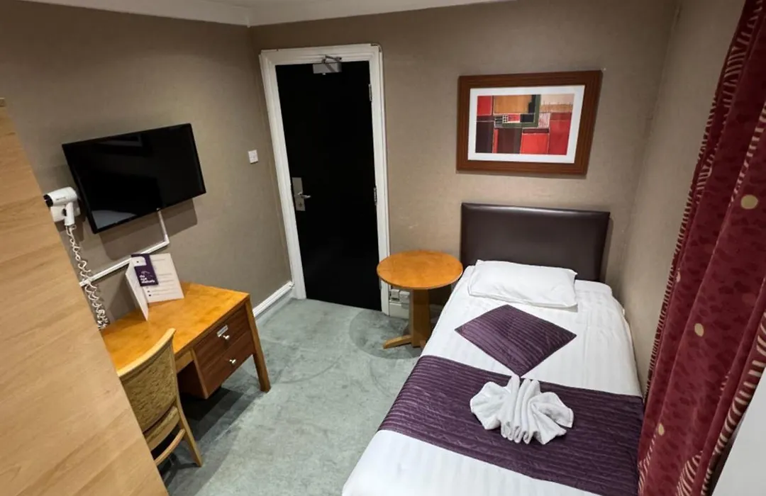 Newham Hotel-1