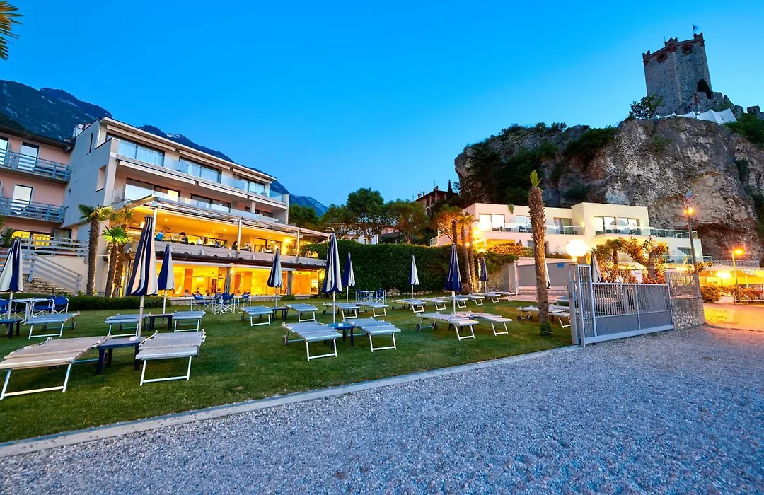 Hotel Castello Lake Front-1
