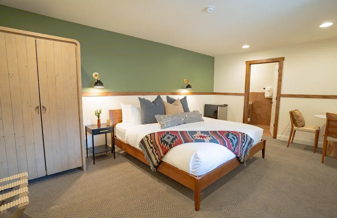 Petty Ranch Inn-1