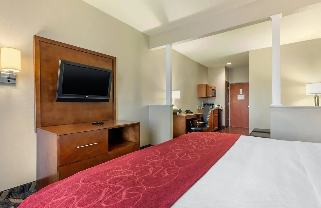 Comfort Suites Rolla-1