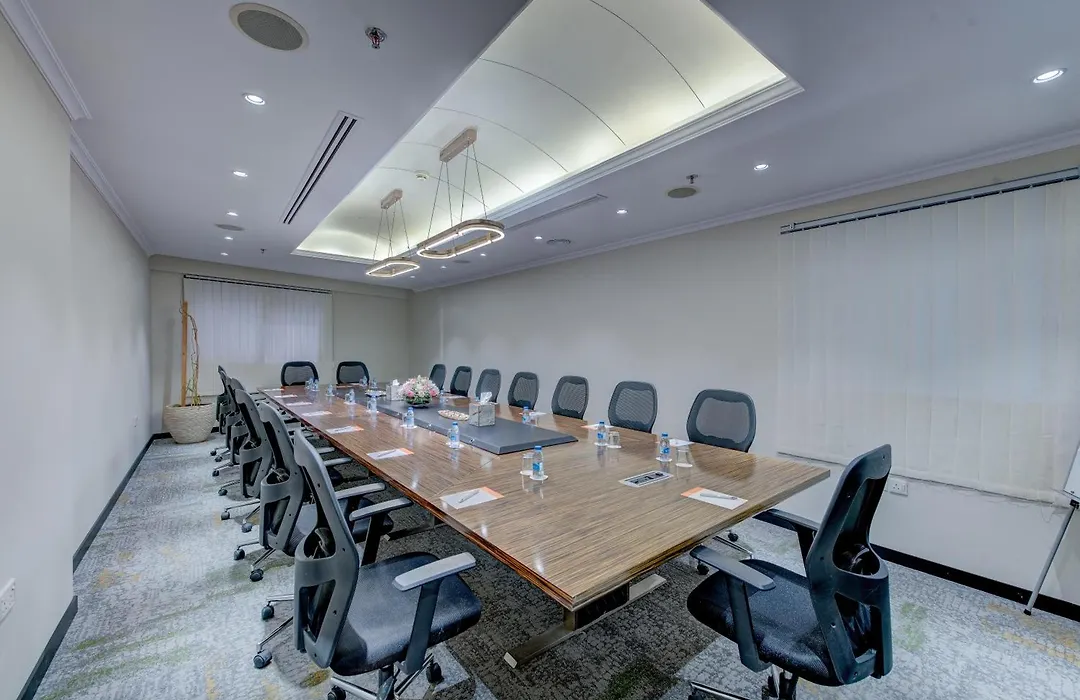 Howard Johnson Plaza By Wyndham Dubai Deira-1