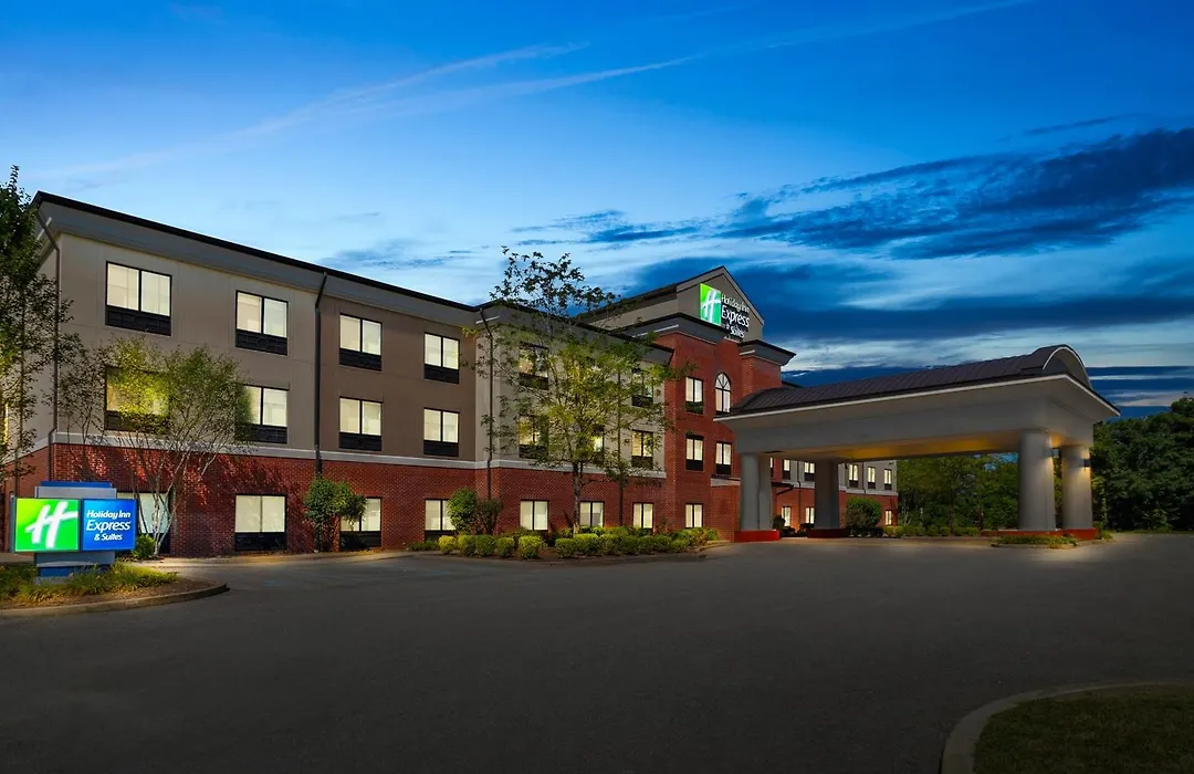 Holiday Inn Express & Suites Fairmont By Ihg-1